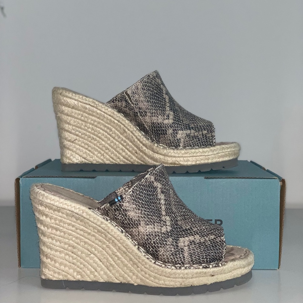 Toms Wedge Sandals